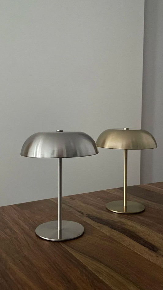 Abajur de Mesa Cogumelo em Metal Industrial - Luminária LED Sem Fio e Recarregável