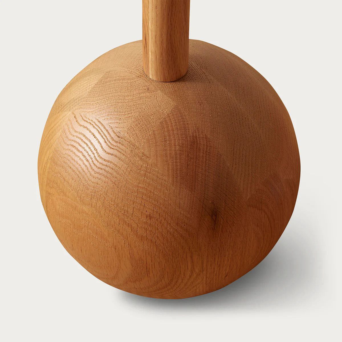 Luminária 1068 de Chão Moderna Design Nórdico 1,64m com Base Esférica e Cúpula de Tecido