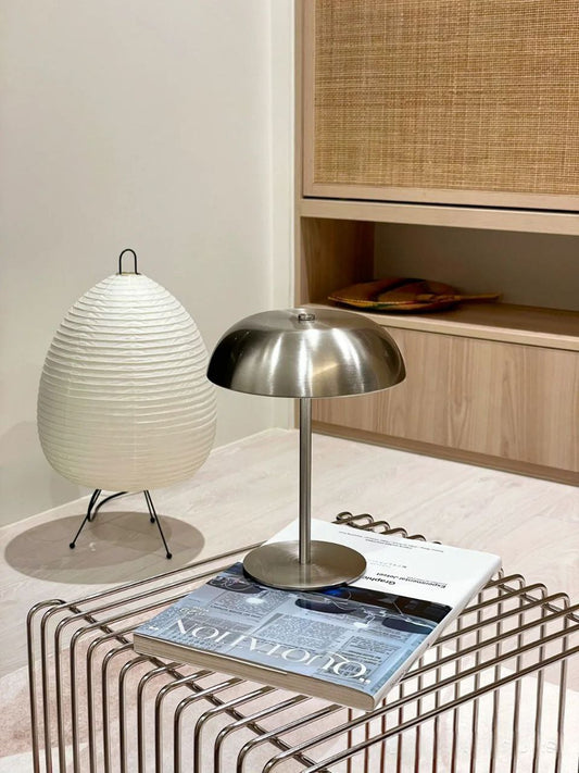 Abajur de Mesa Cogumelo em Metal Industrial - Luminária LED Sem Fio e Recarregável