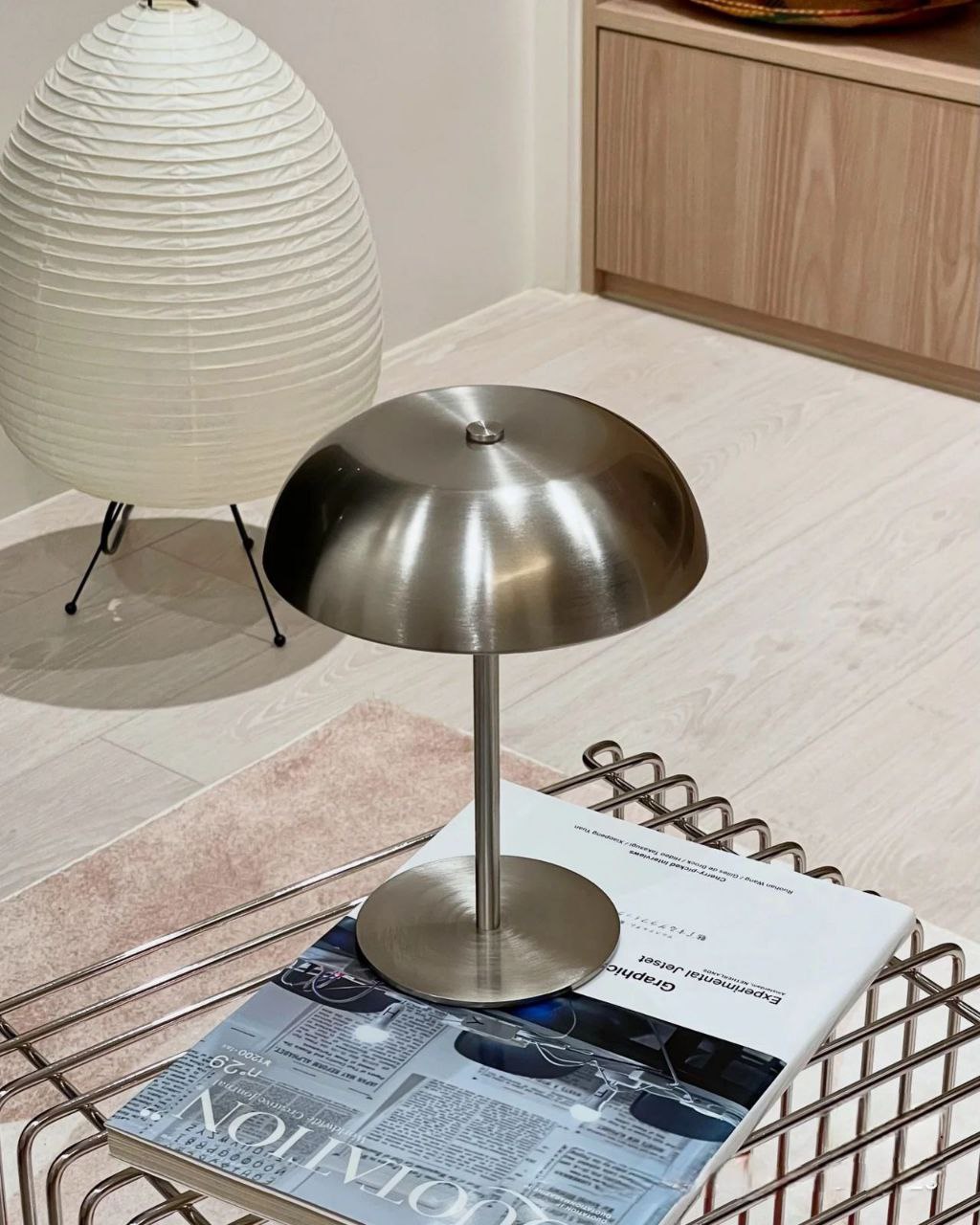 Abajur de Mesa Cogumelo em Metal Industrial - Luminária LED Sem Fio e Recarregável