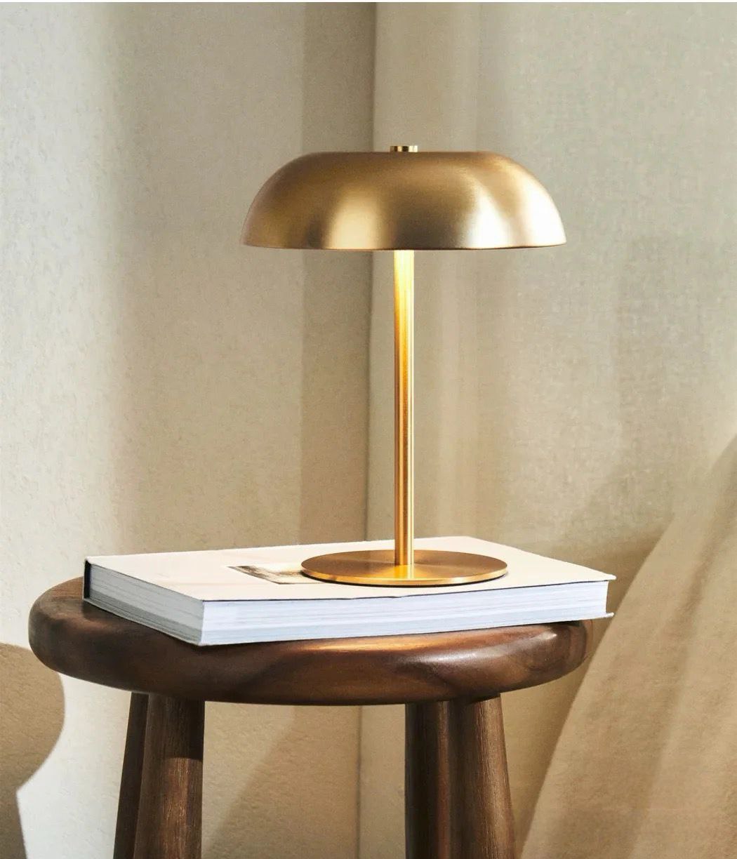 Abajur de Mesa Cogumelo em Metal Industrial - Luminária LED Sem Fio e Recarregável